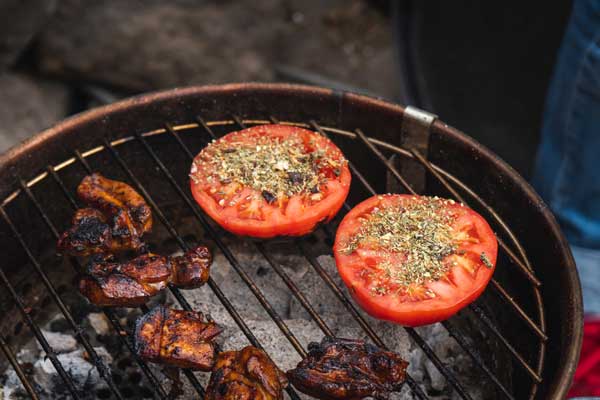 Verlengen periodieke Auroch Tomaat op de BBQ - Green Gypsy Spices